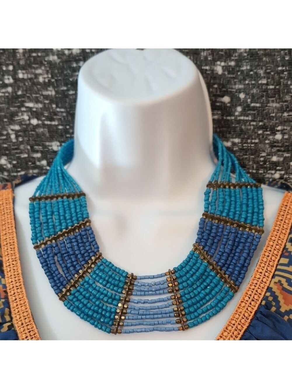 Vibrant Turquoise Beaded Necklace - Picture 4 of 4